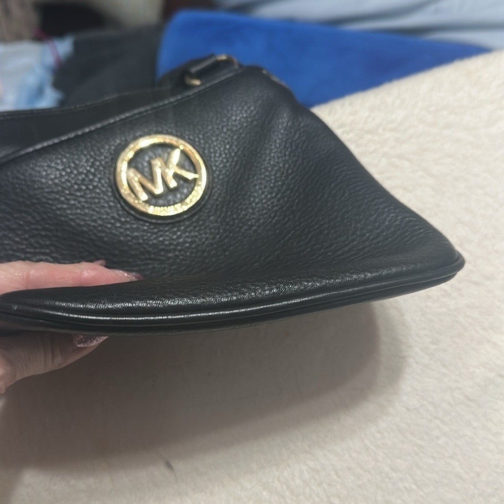 Michael Kors Black Leather Crossbody with Gold Logo - Picture 5 of 7